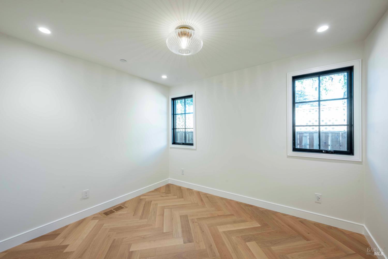 MLS #325093170 image #19