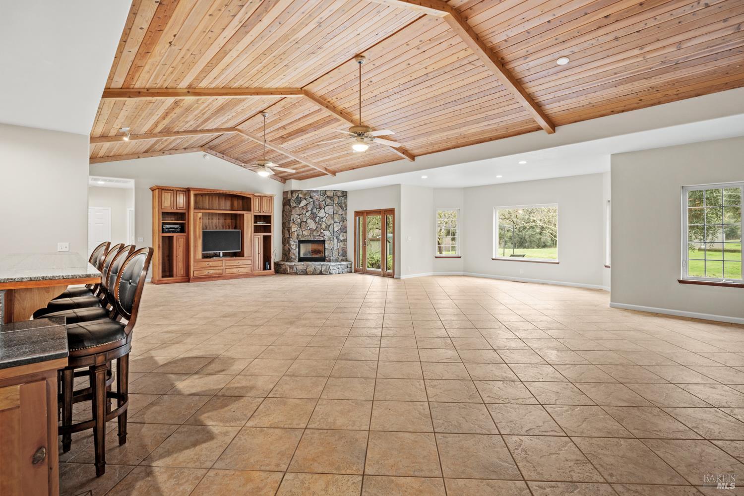 MLS #326000527 image #8