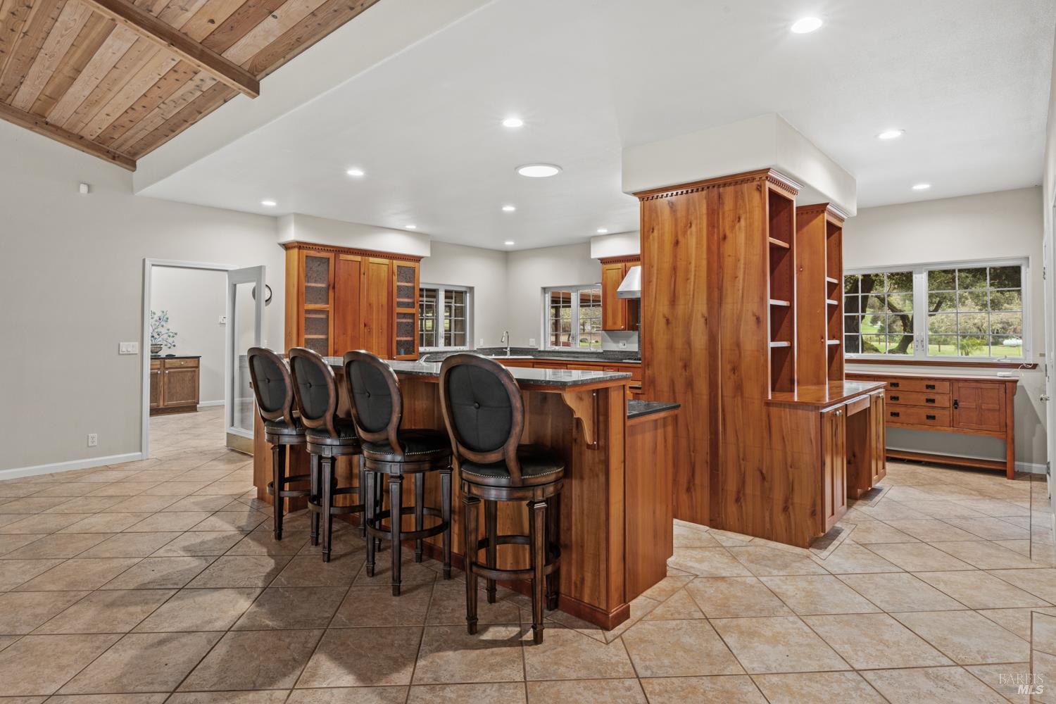 MLS #326000527 image #9