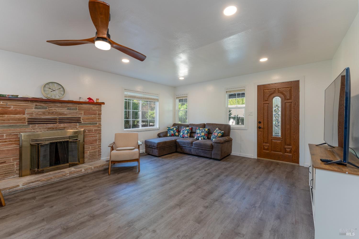 MLS #326002461 image #6