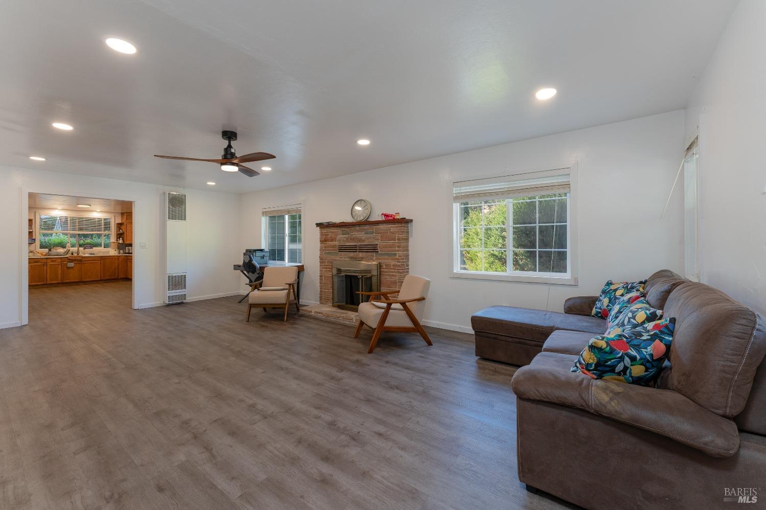 MLS #326002461 image #8