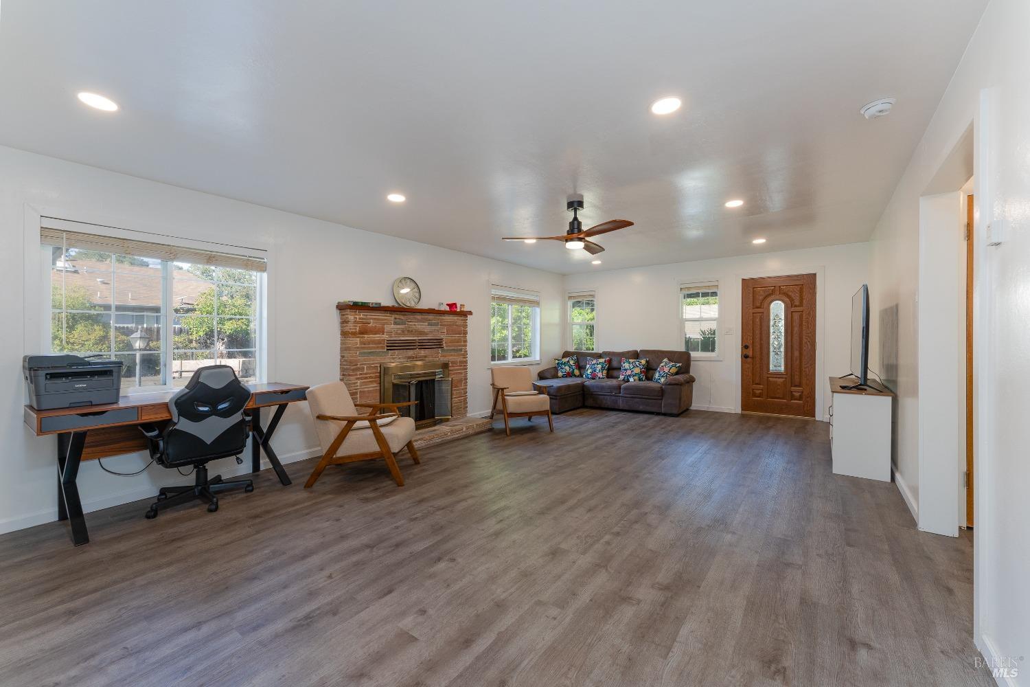 MLS #326002461 image #9