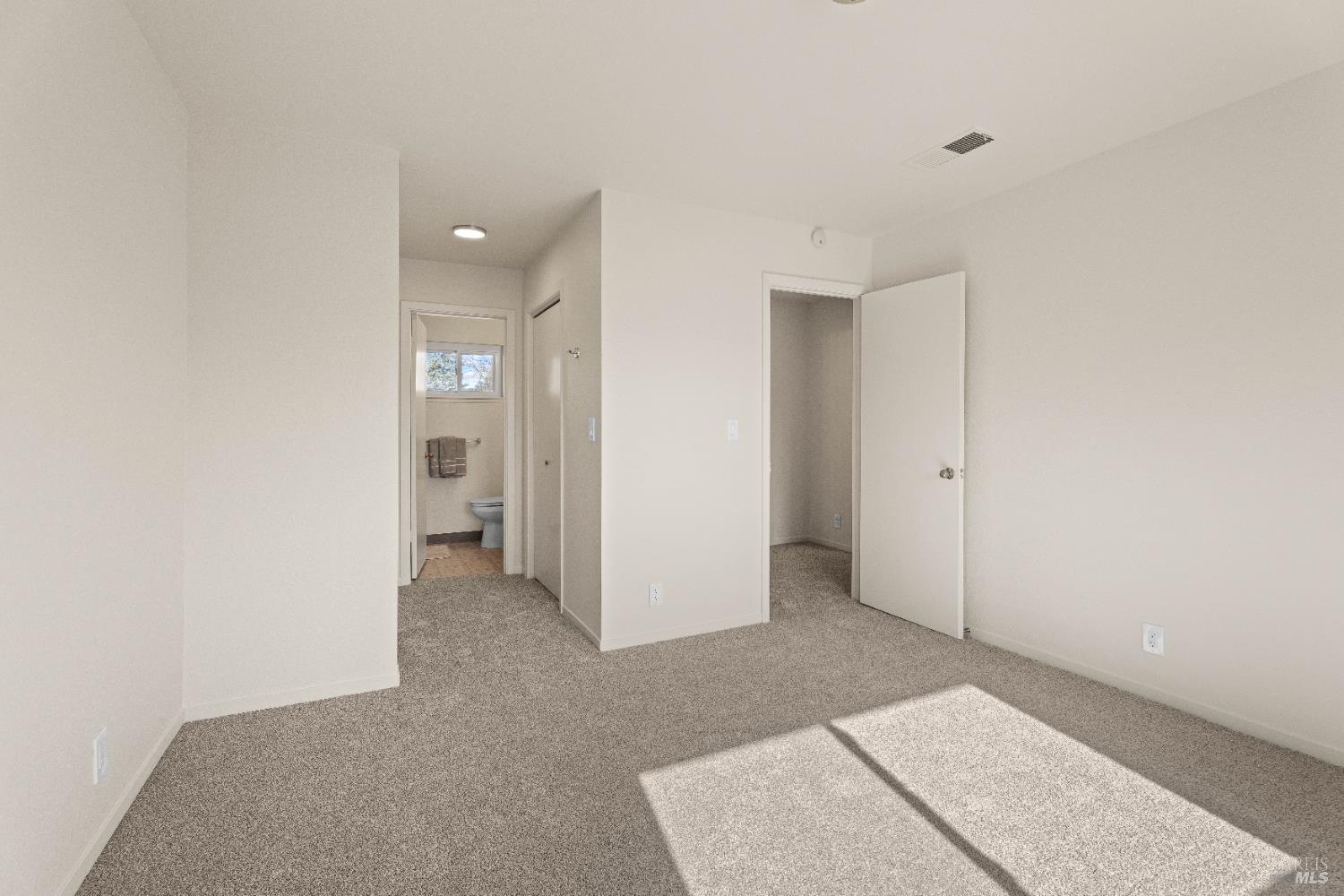 MLS #326008444 image #8