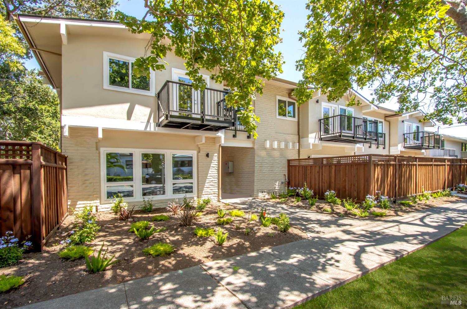 MLS #326020653 image #2