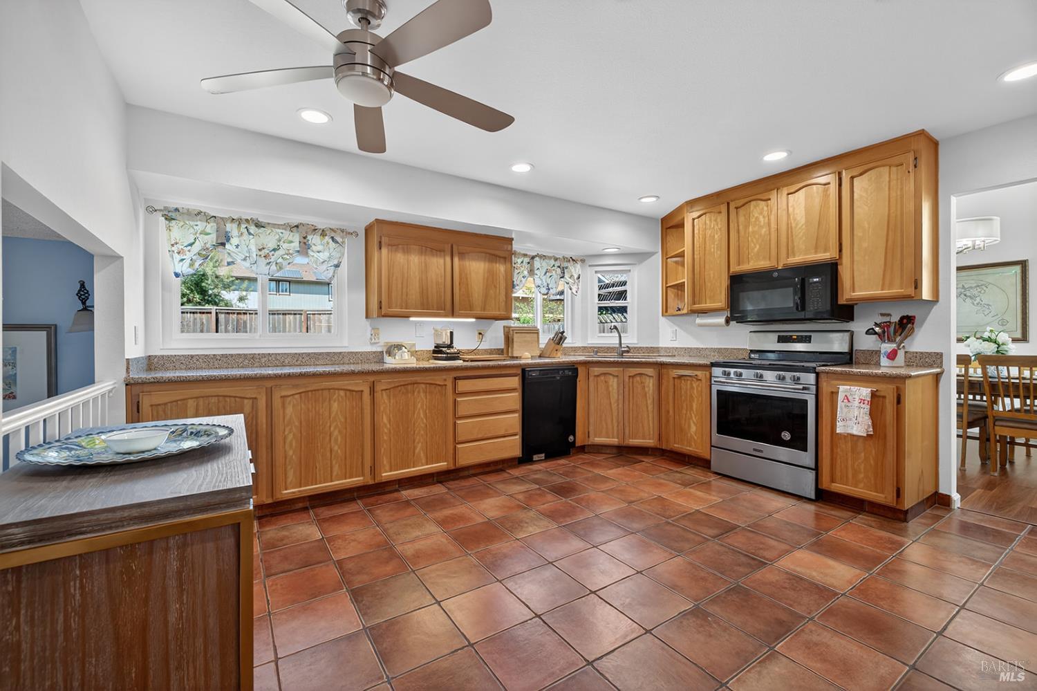 MLS #326021660 image #3