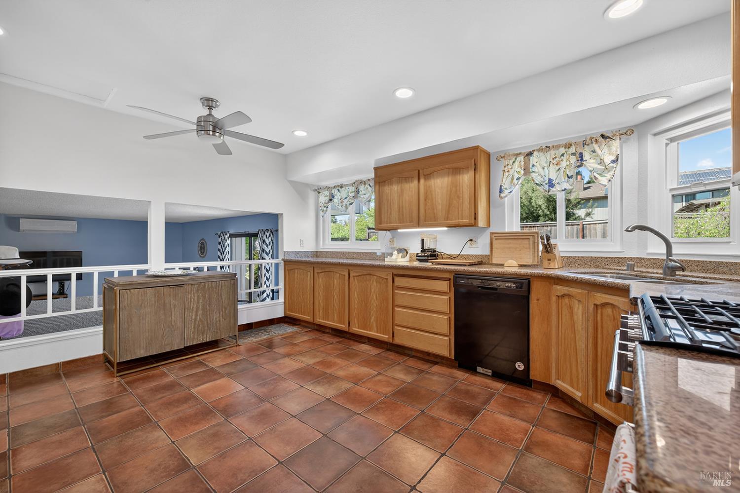 MLS #326021660 image #5
