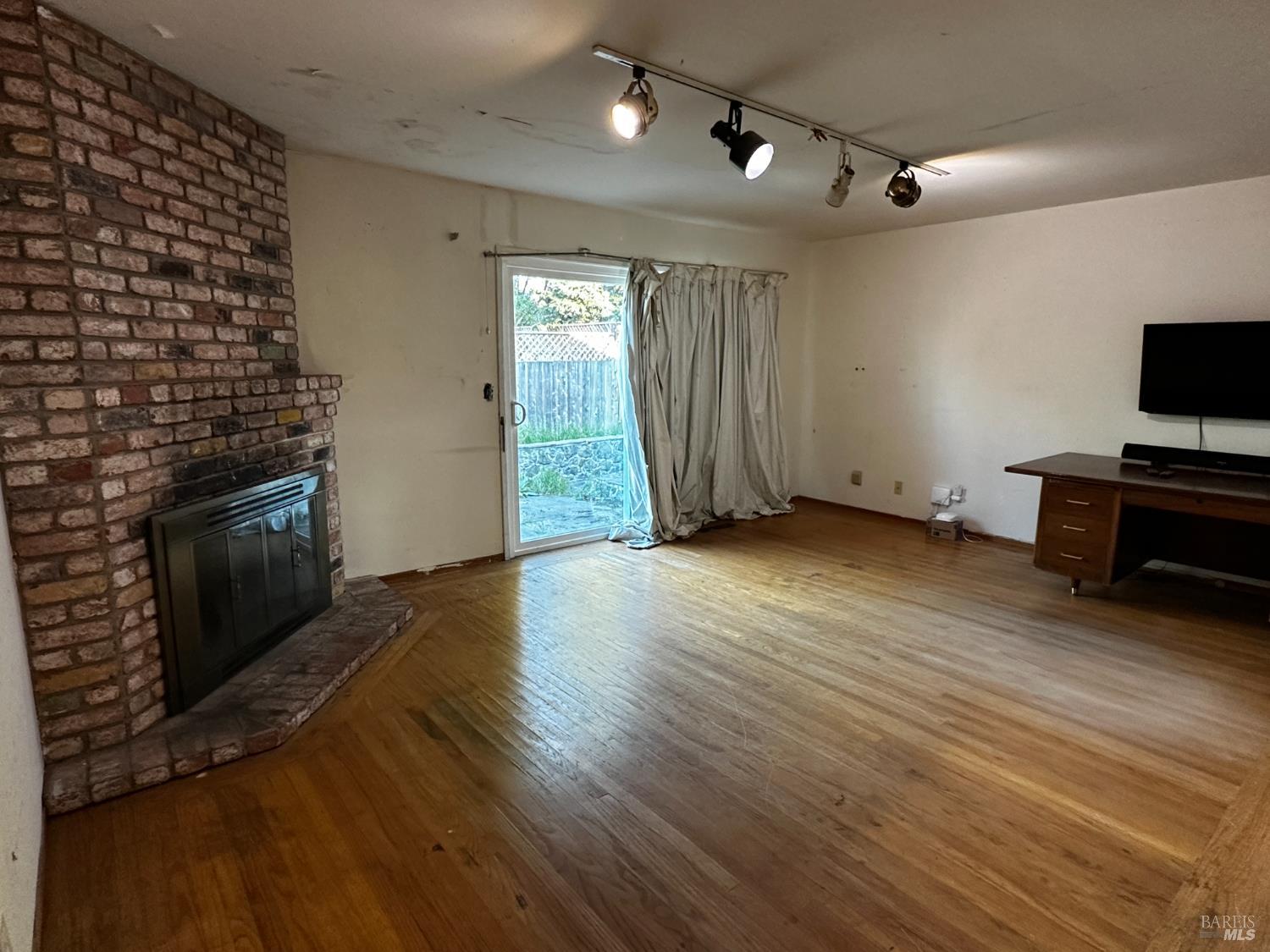 MLS #326026086 img 2