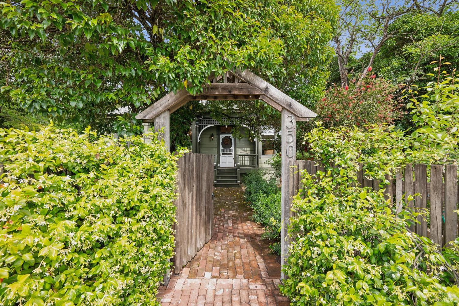 MLS #326027996 image #8