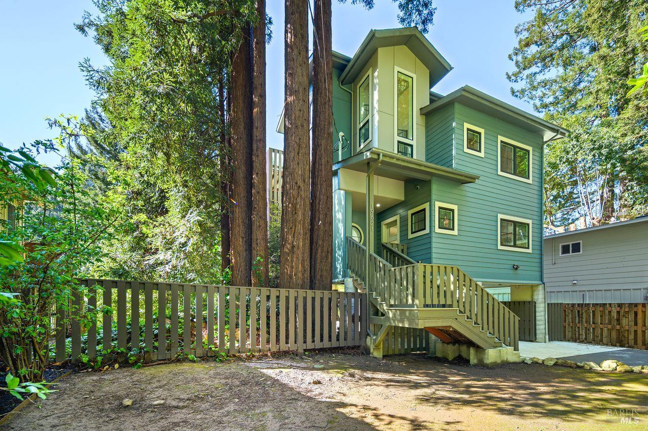 MLS #326028530 image #1