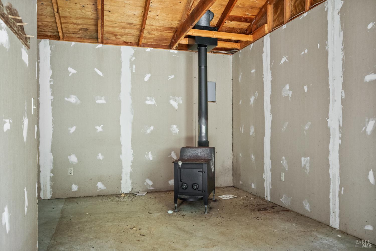 MLS #326028638 image #32