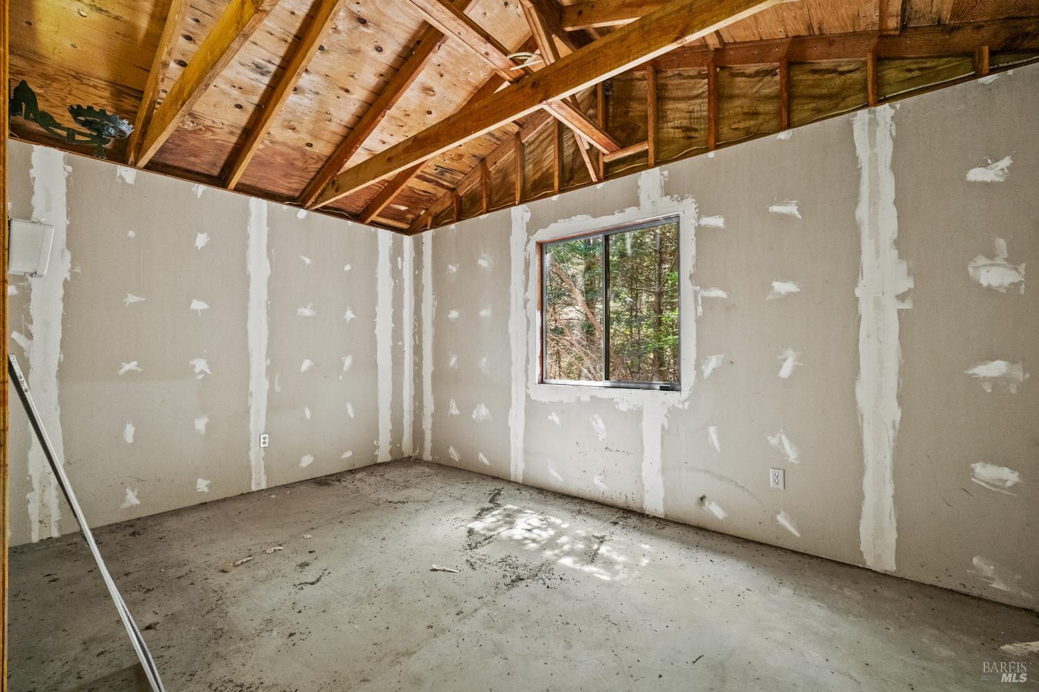 MLS #326028638 image #33