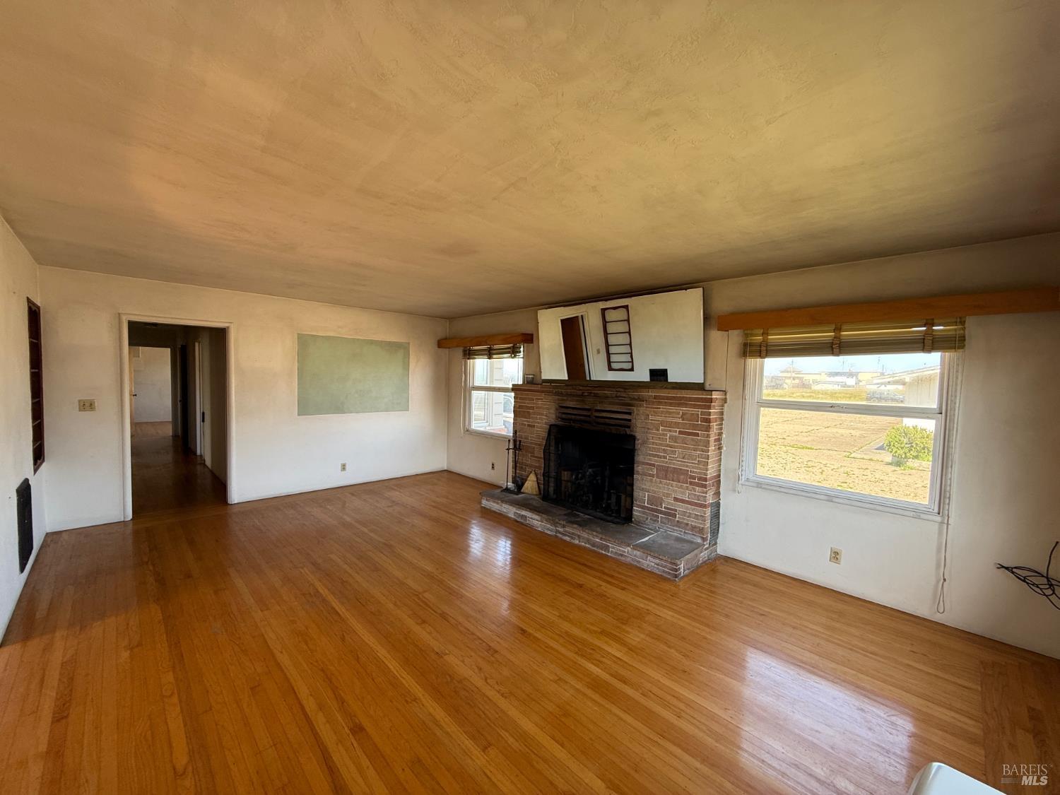 MLS #326028992 image #4
