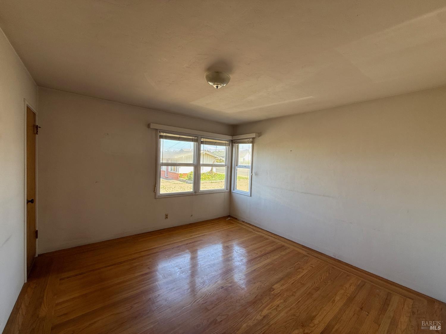 MLS #326028992 image #9