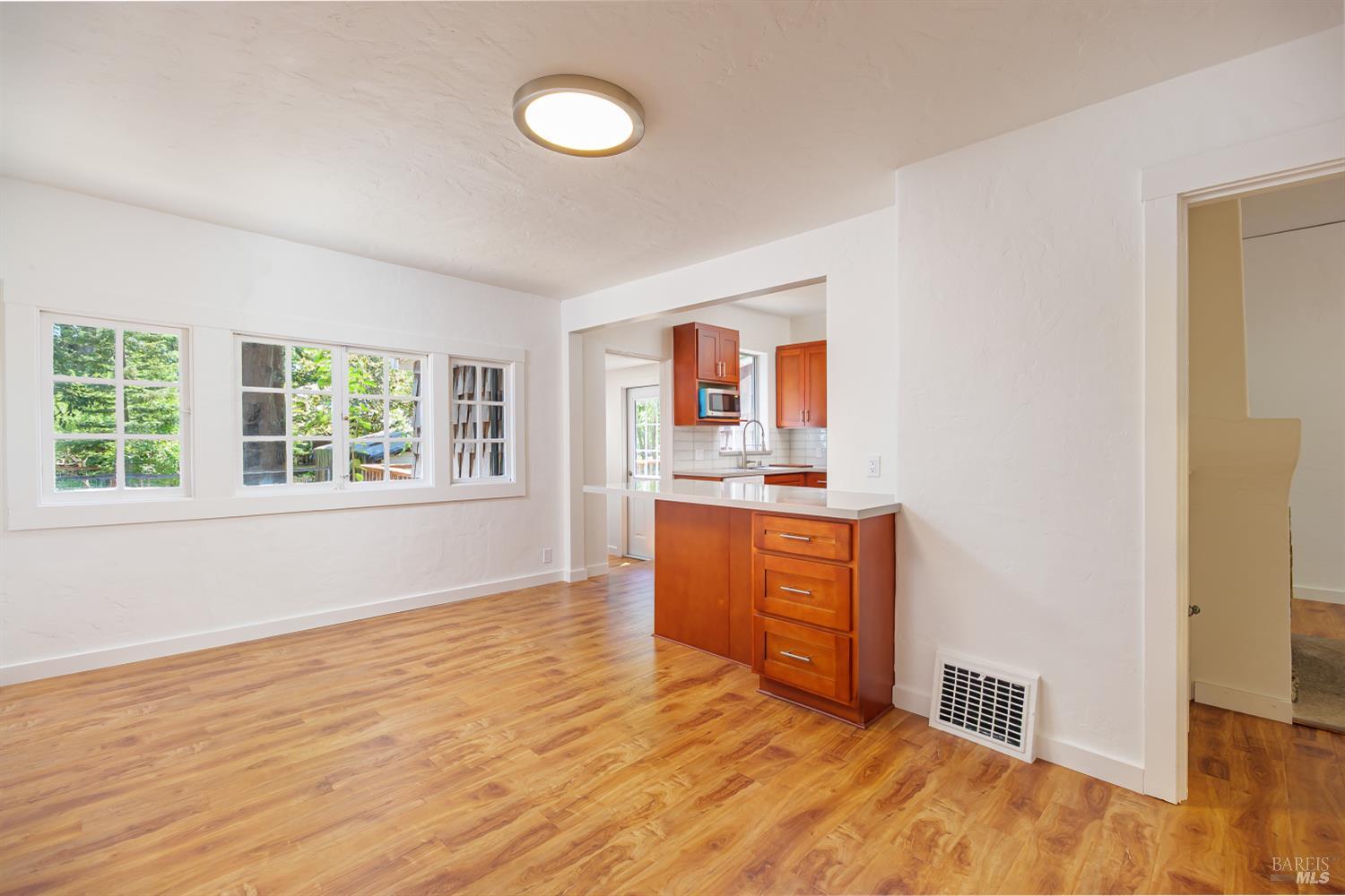 MLS #326029439 image #9