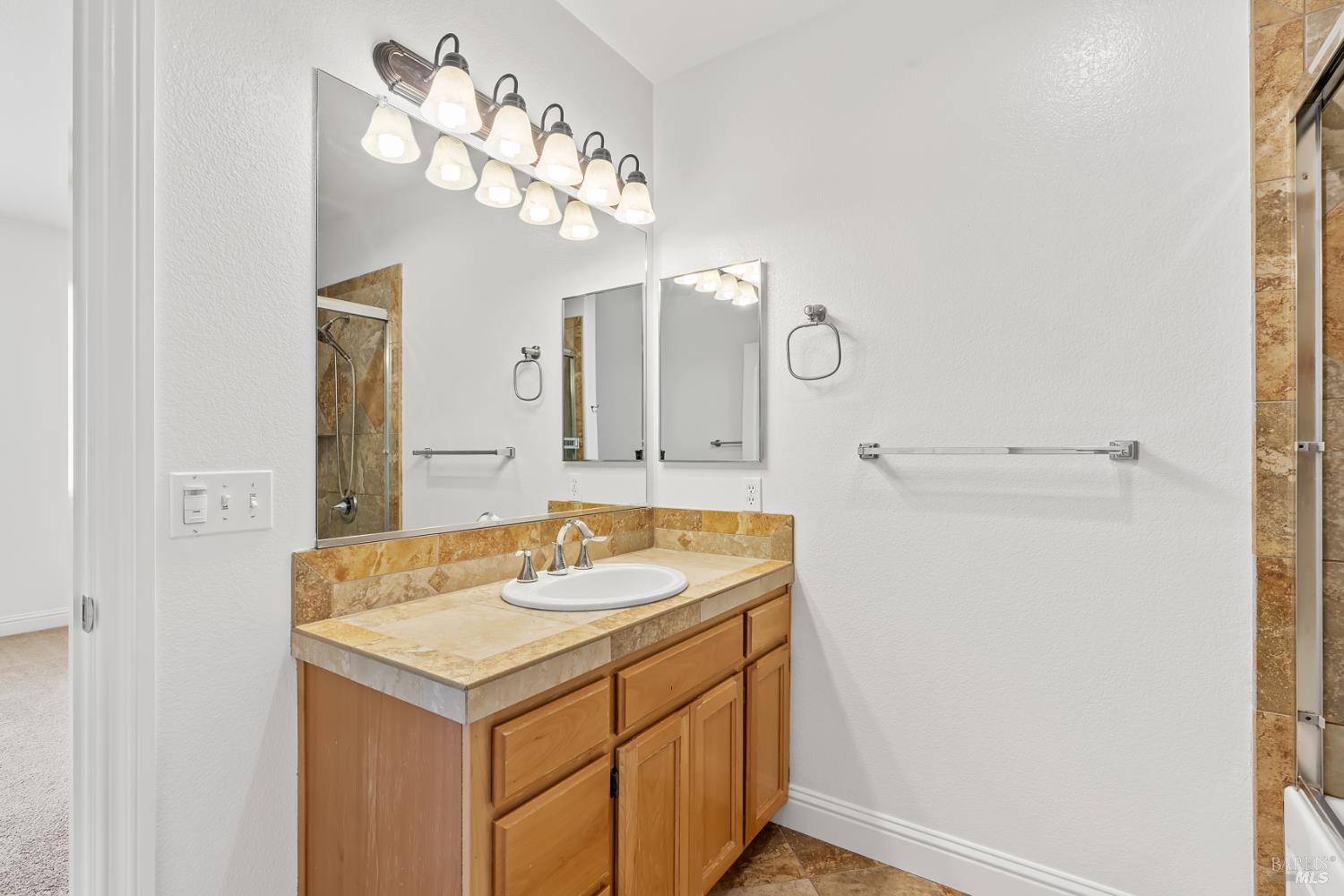 MLS #326029585 image #24