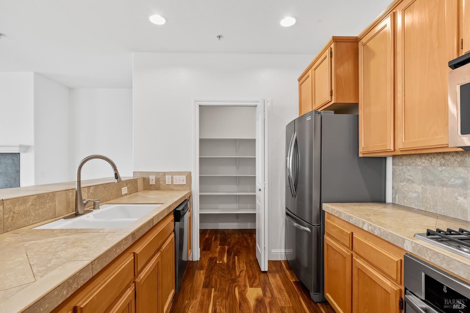 MLS #326029585 image #3
