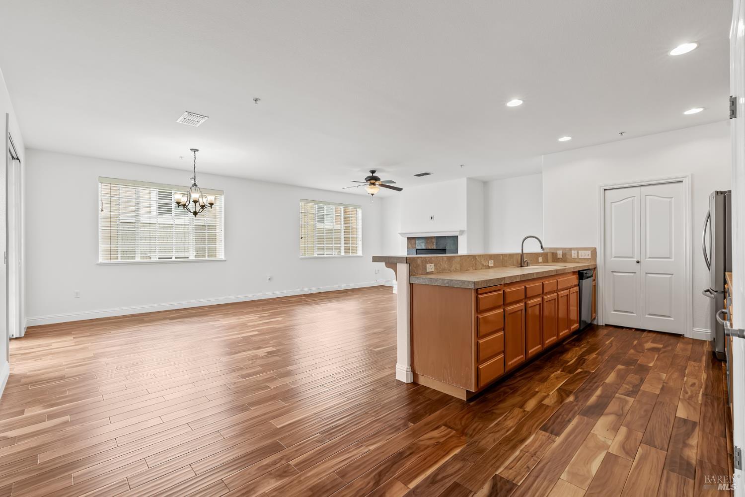 MLS #326029585 image #5