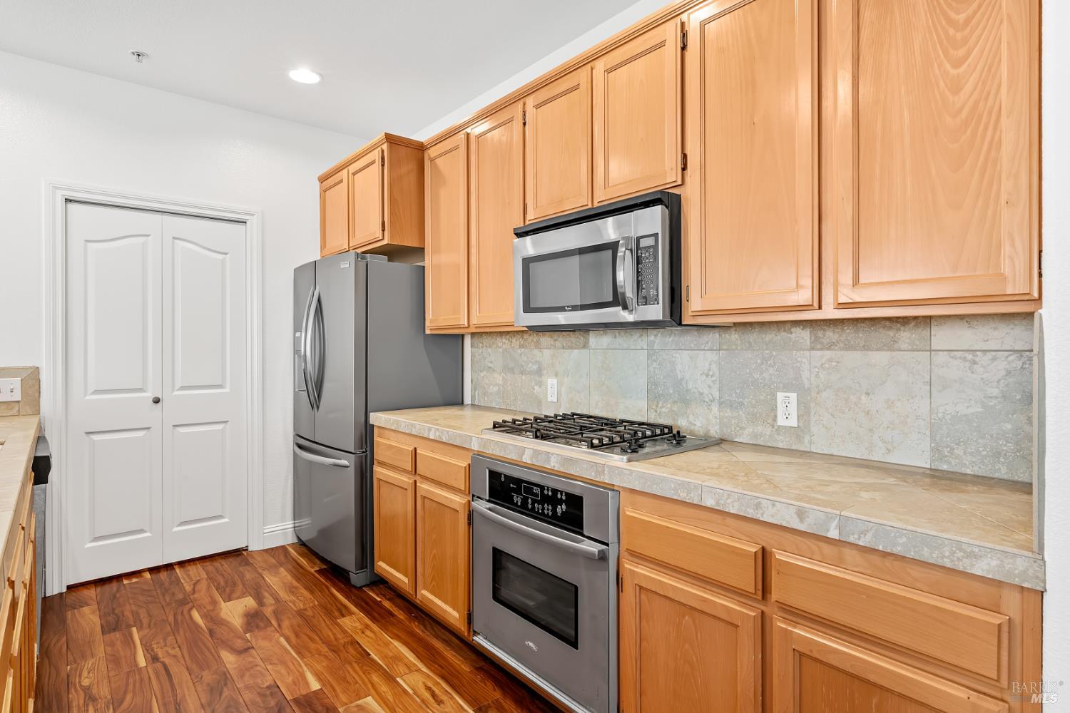MLS #326029585 image #8