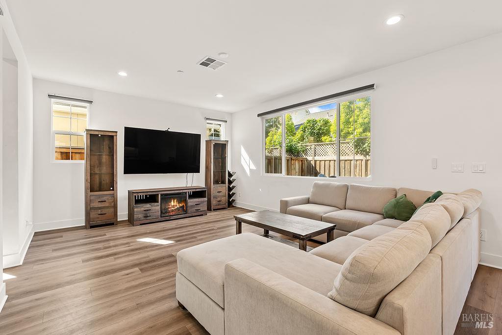 MLS #326029747 image #4