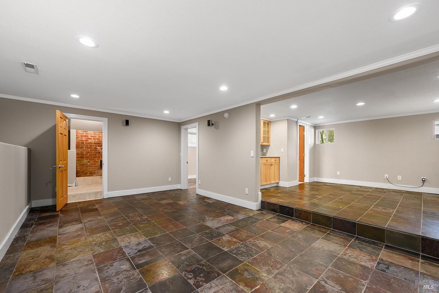 MLS #326029964 image #57