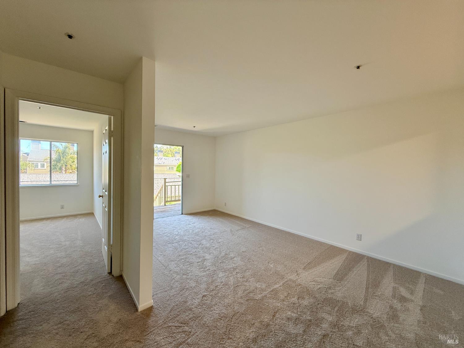 MLS #326029999 image #3