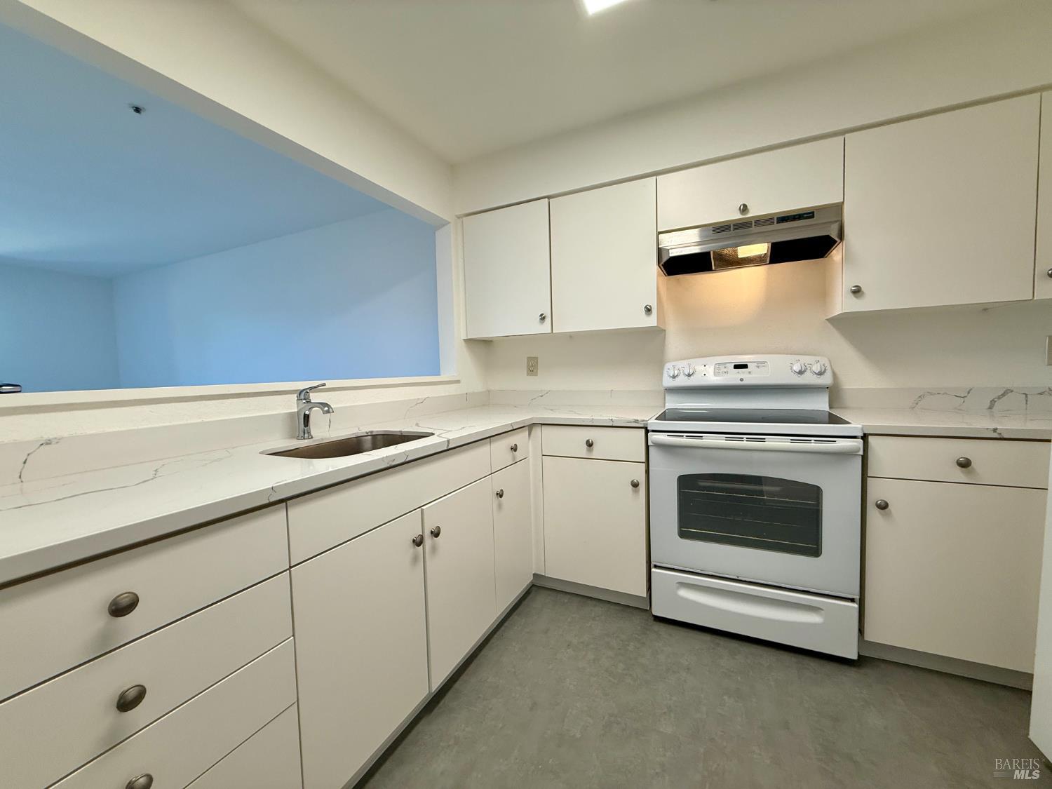 MLS #326029999 image #7