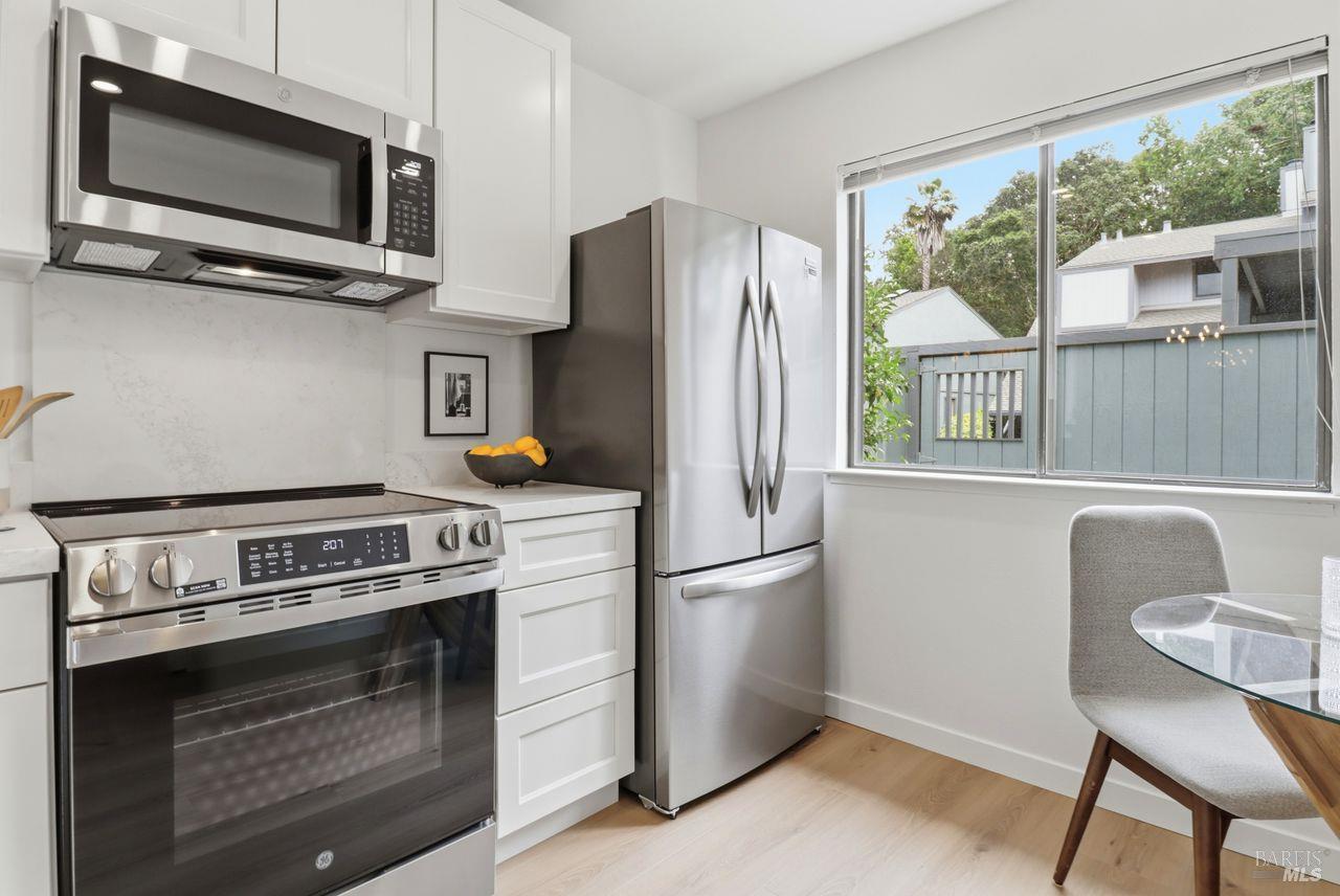 MLS #326030008 image #9
