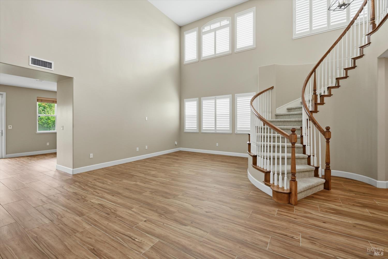 MLS #326030140 image #2