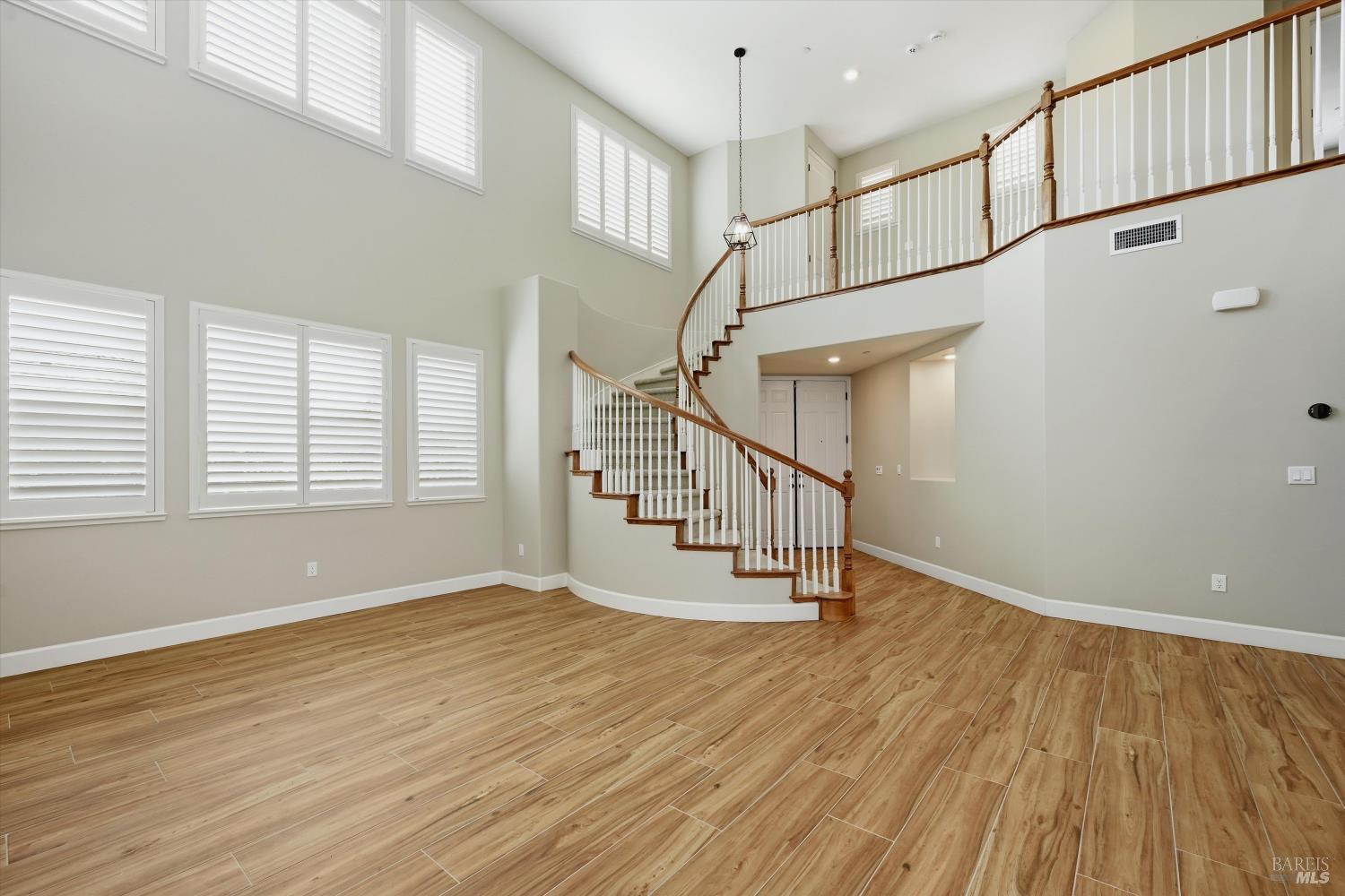 MLS #326030140 image #6