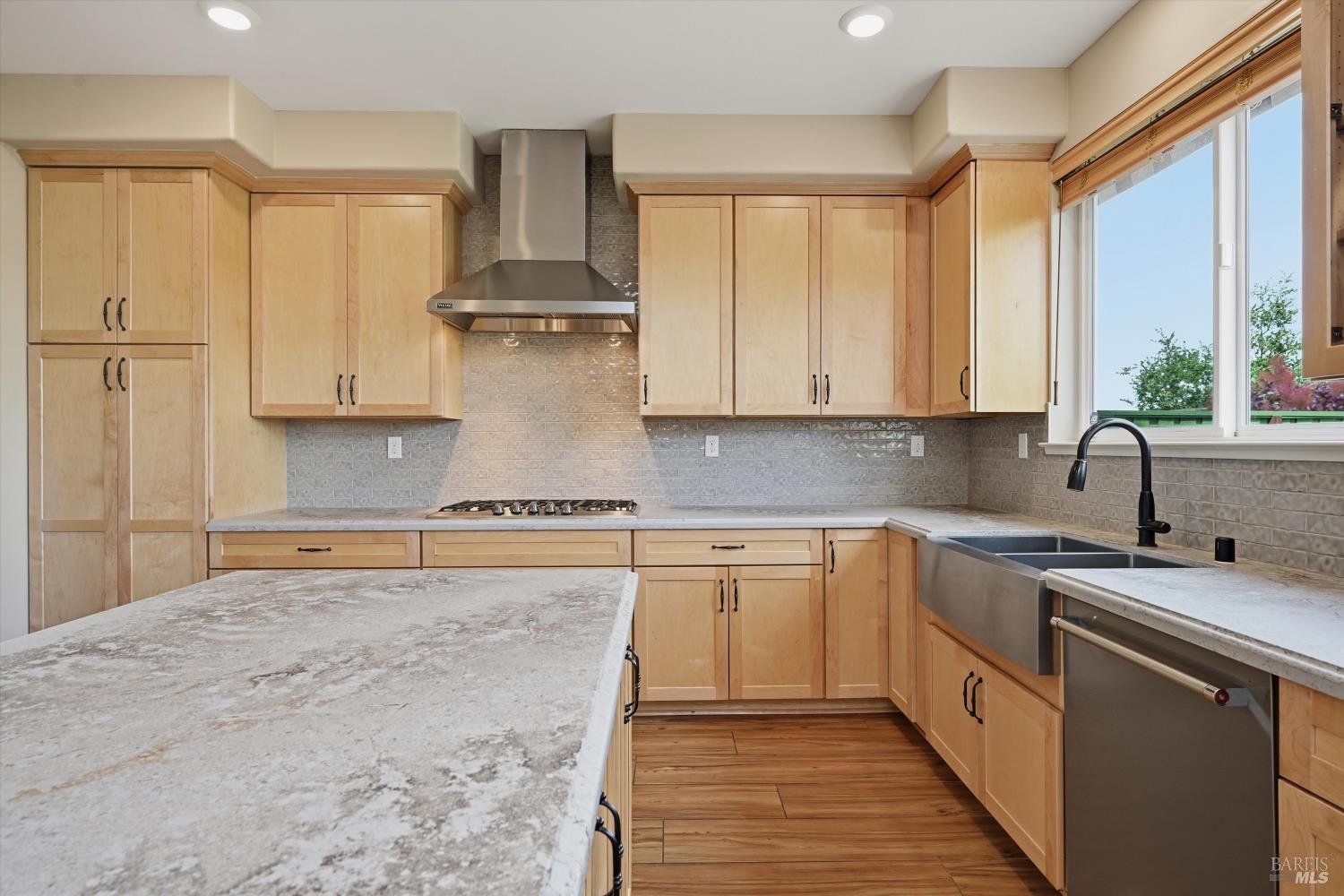 MLS #326030140 image #9
