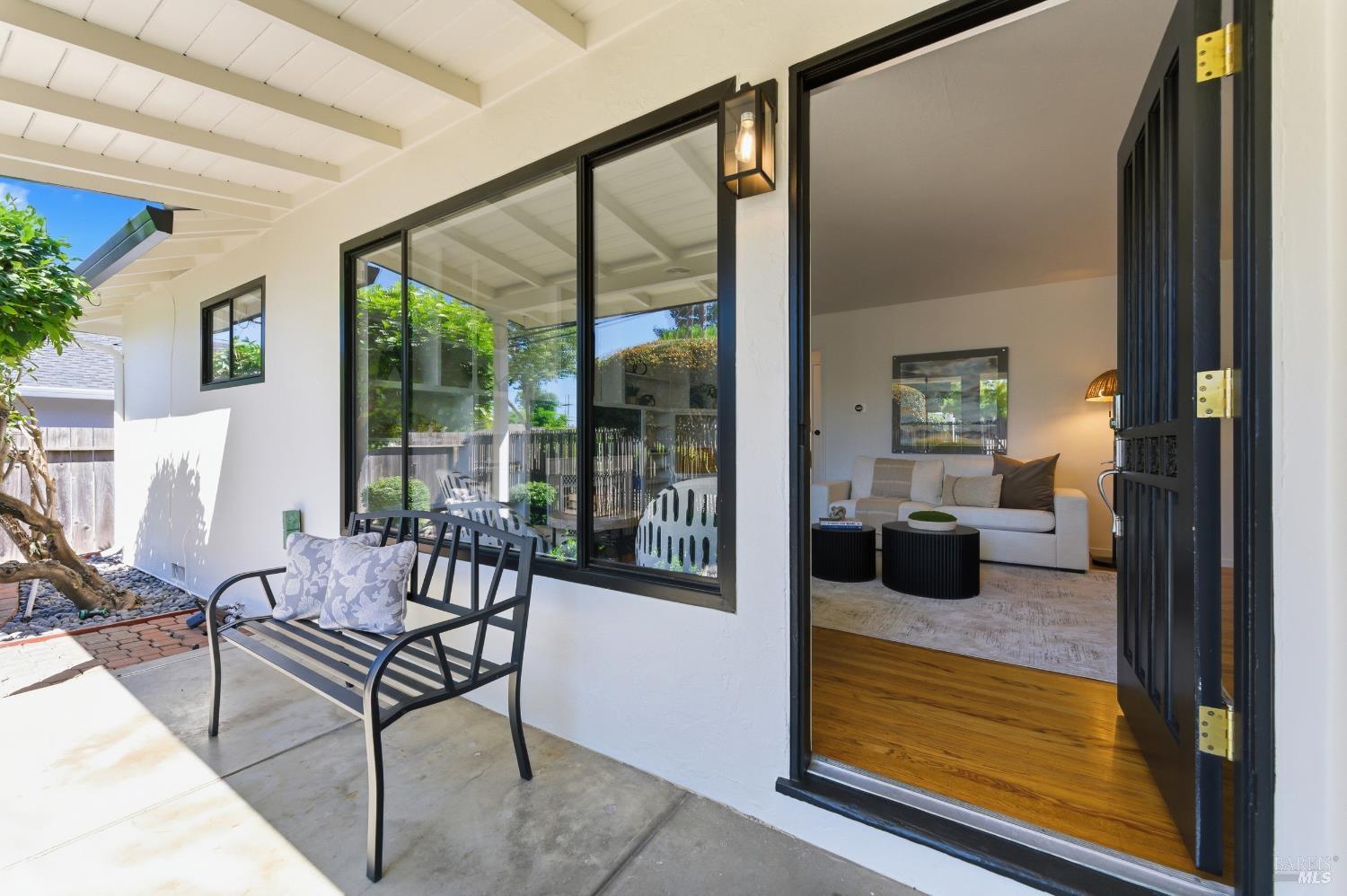 MLS #326030222 img 0