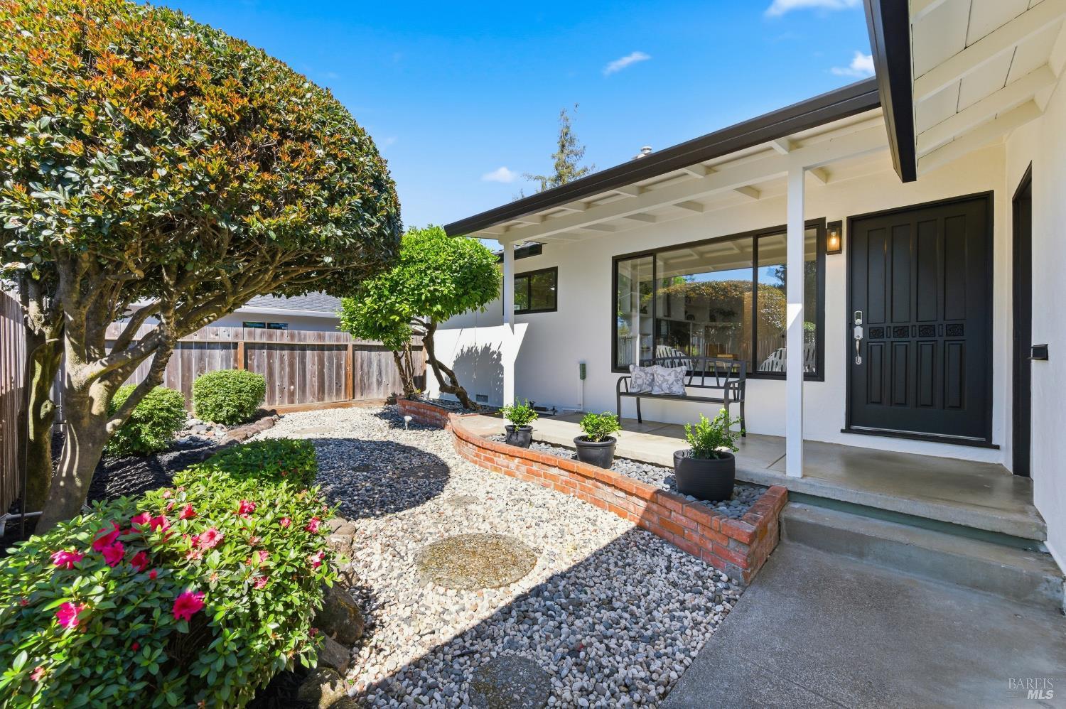 MLS #326030222 img 1