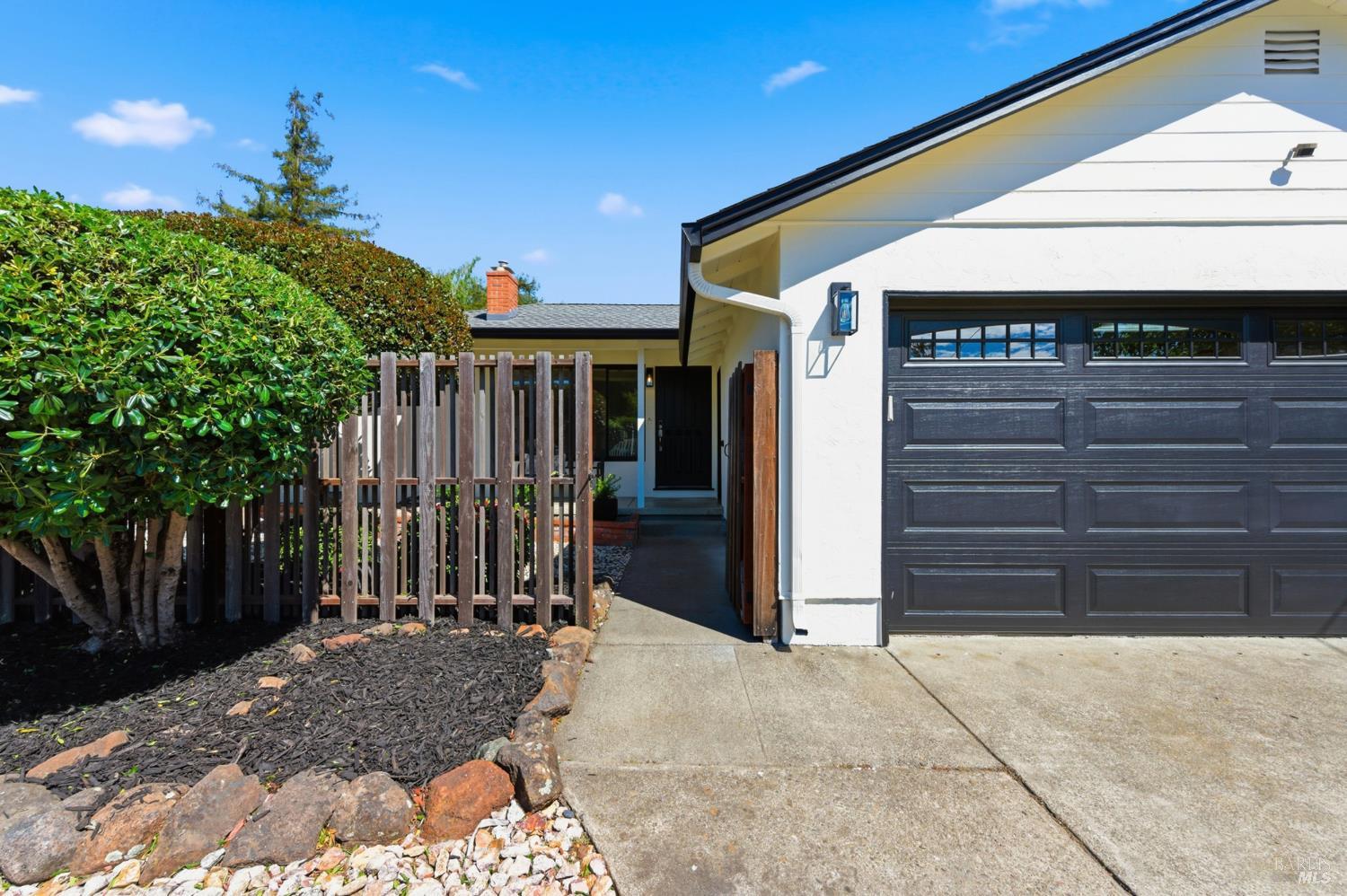 MLS #326030222 img 2