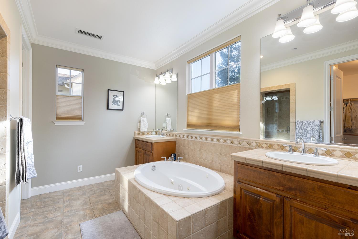 MLS #326036105 image #34