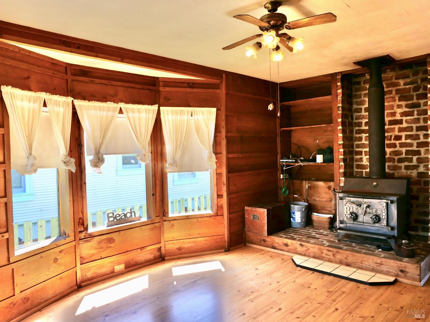 MLS #326036608 image #2