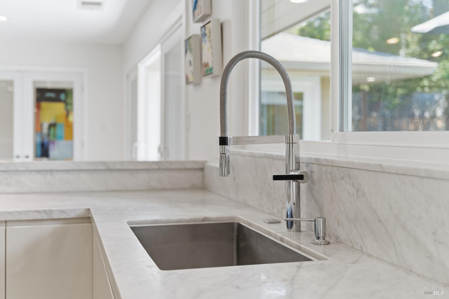 MLS #326037988 image #8