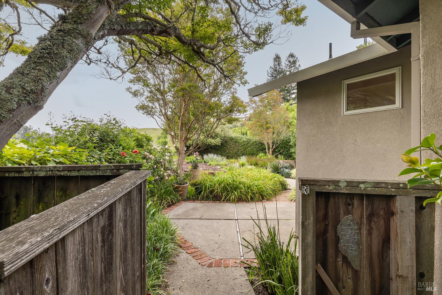 MLS #326038592 image #30
