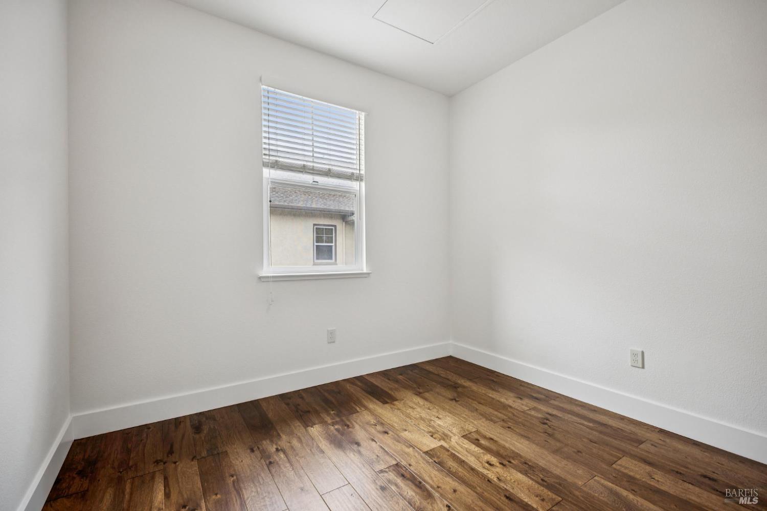 MLS #326038599 image #21