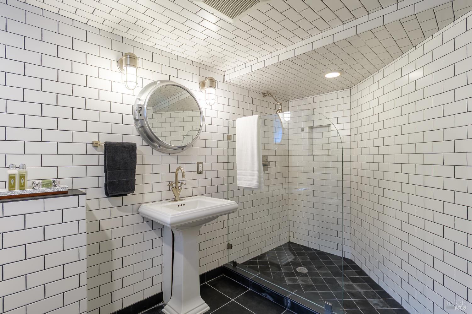 MLS #326039216 image #9