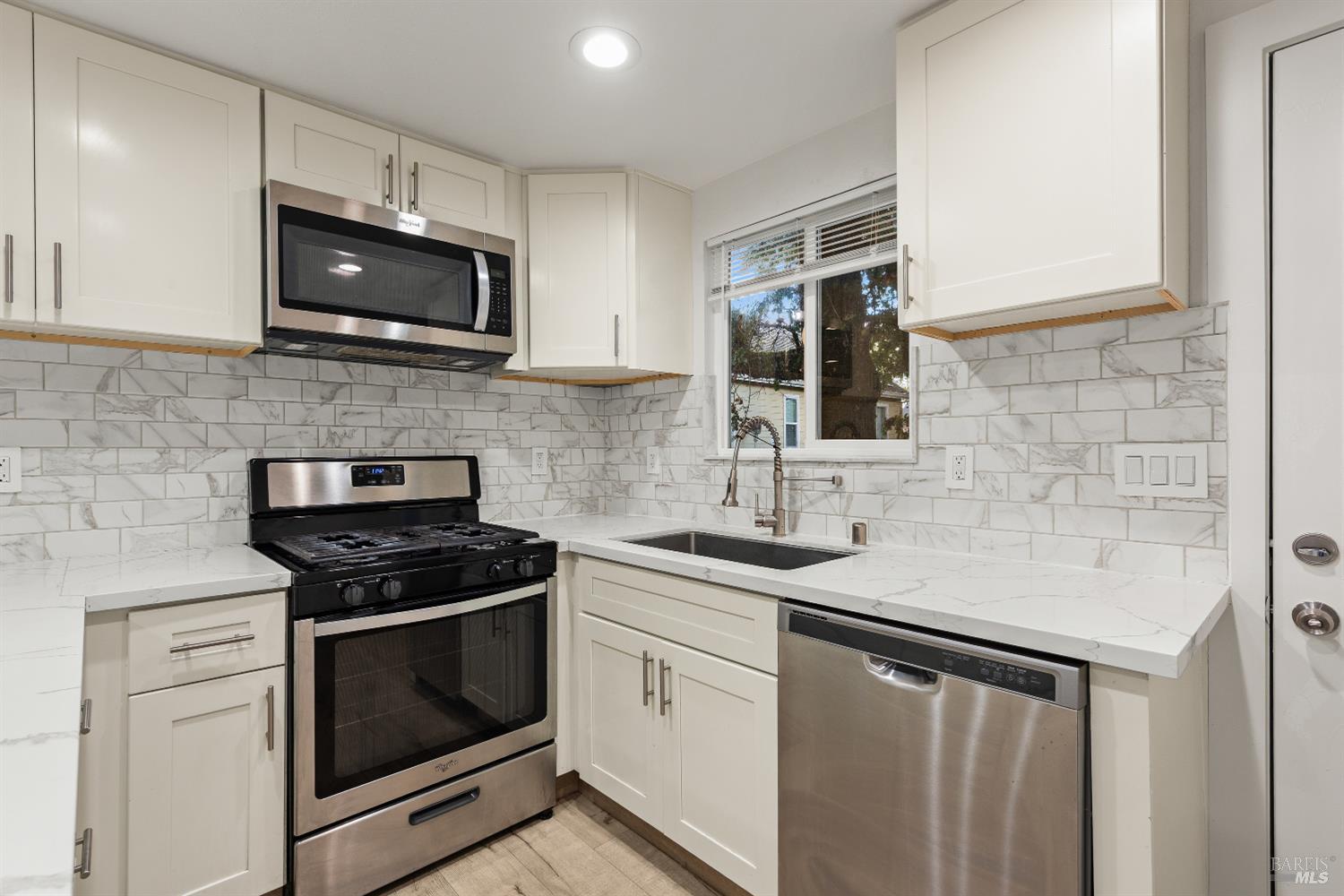 MLS #326040498 image #18