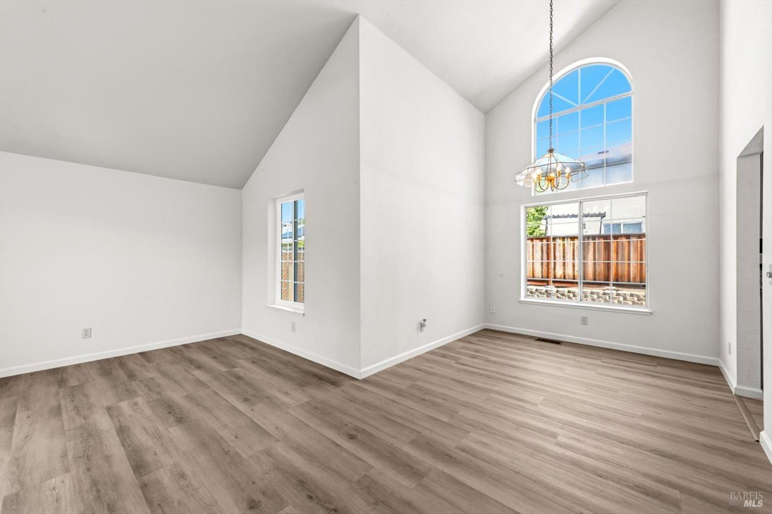 MLS #326040612 image #10