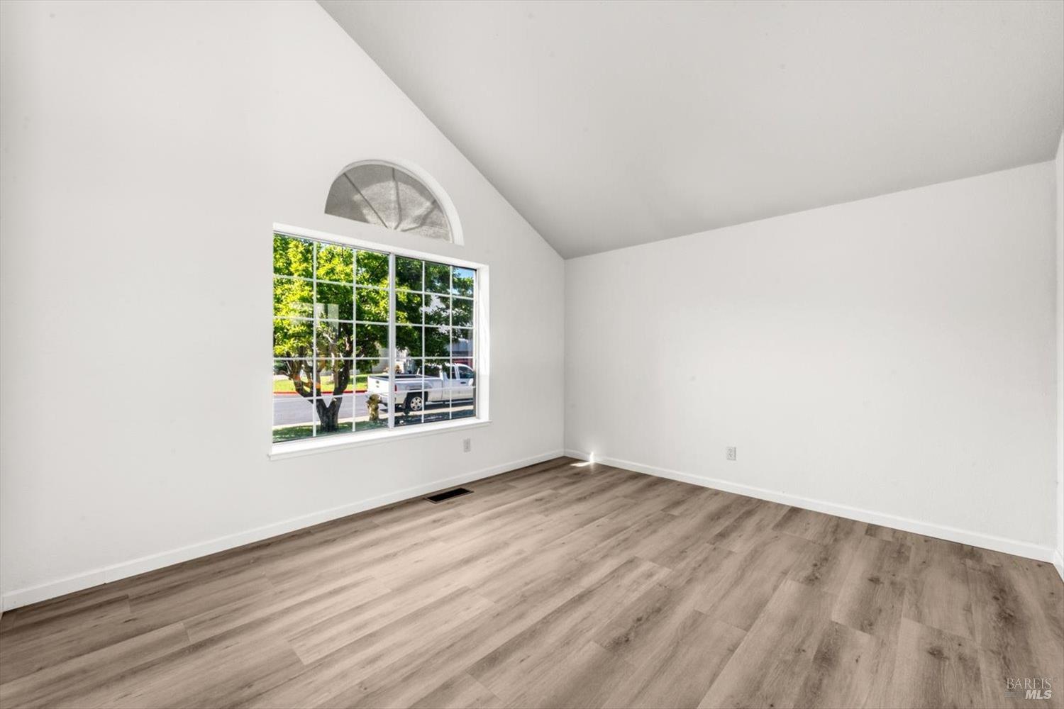 MLS #326040612 image #6