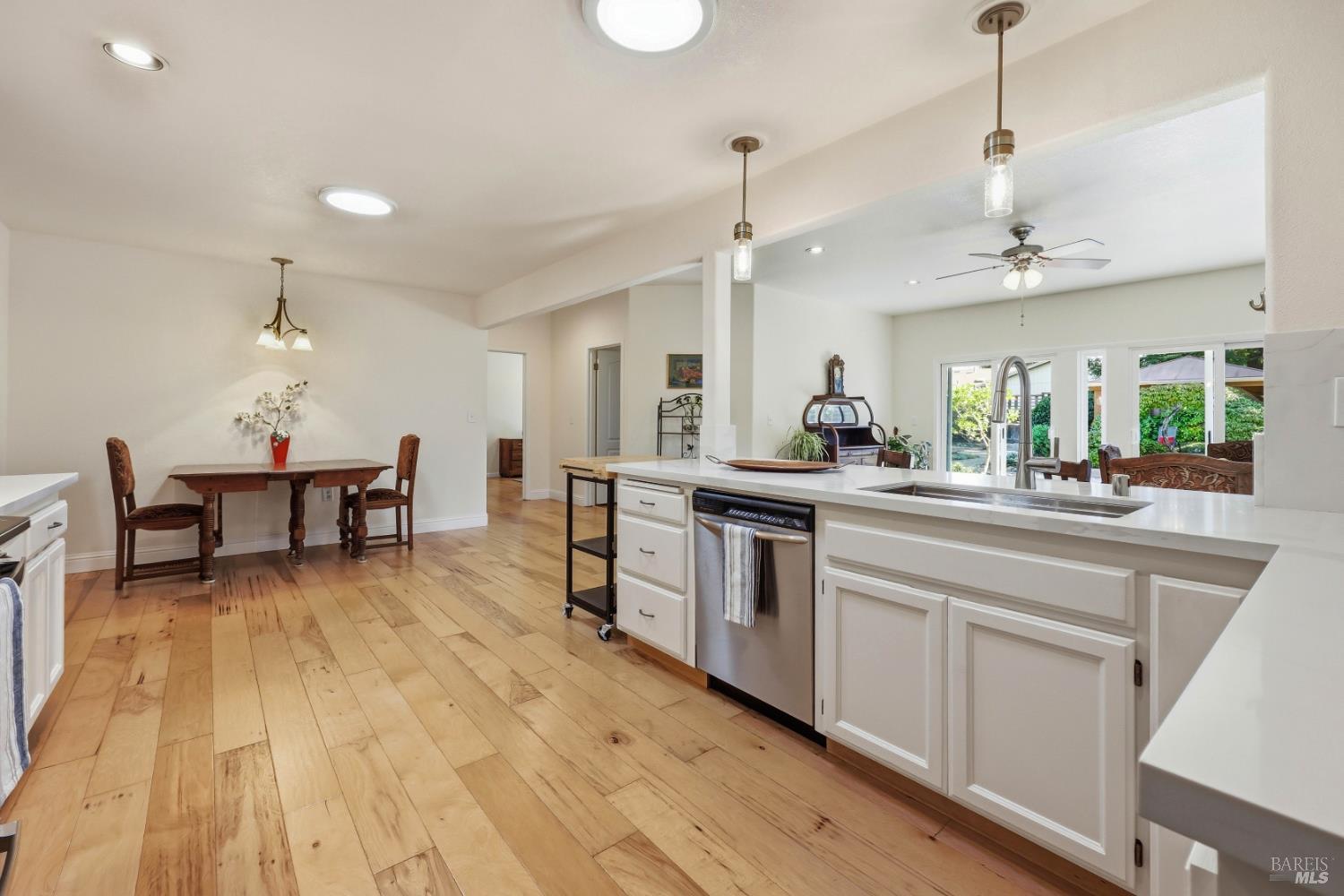 MLS #325092299 image #9