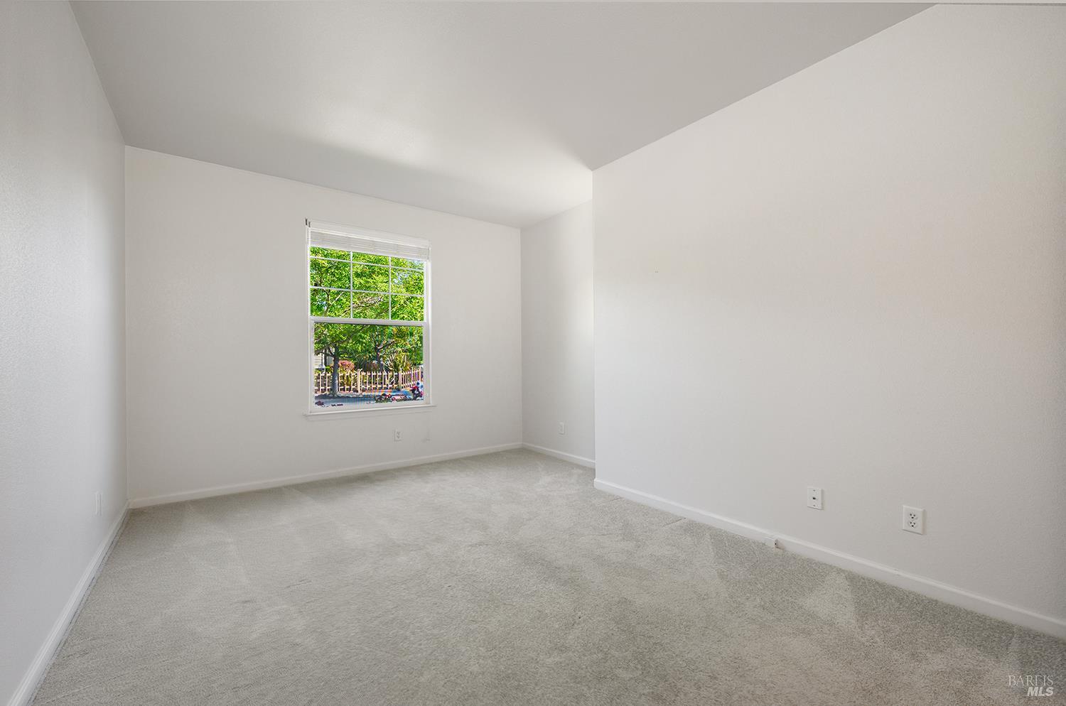 MLS #326041896 image #17
