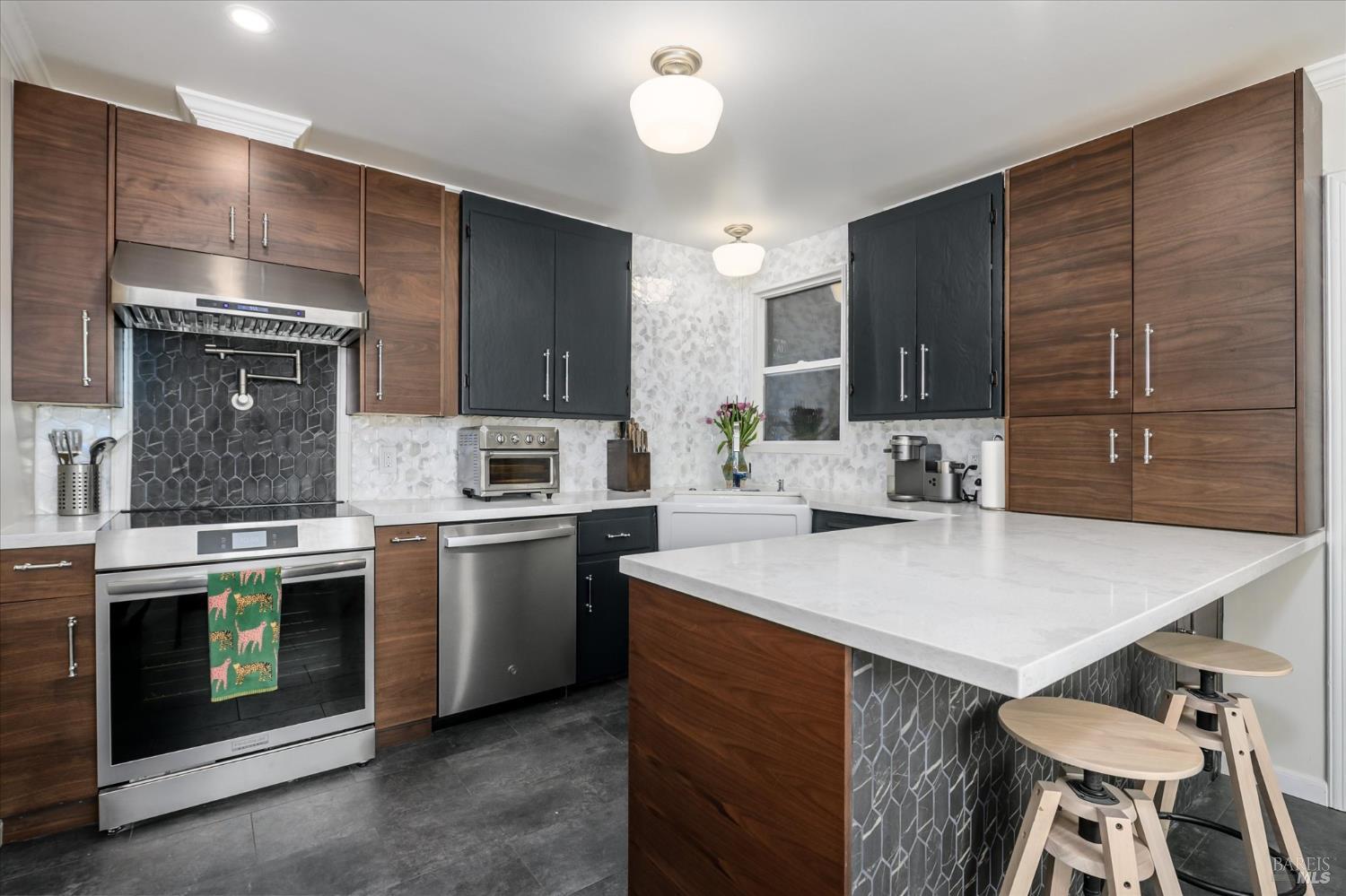MLS #326042022 image #1