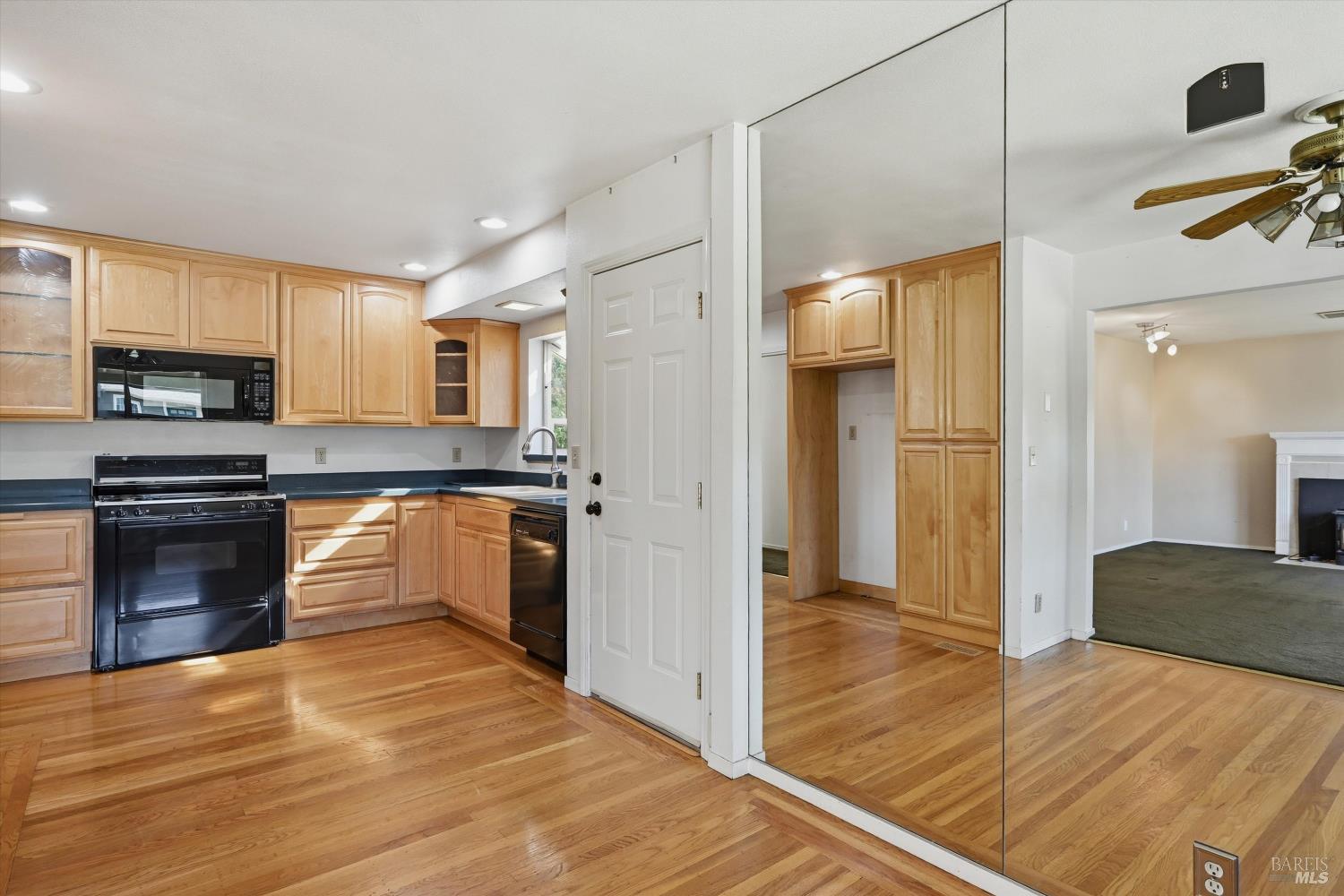 MLS #326043913 image #9