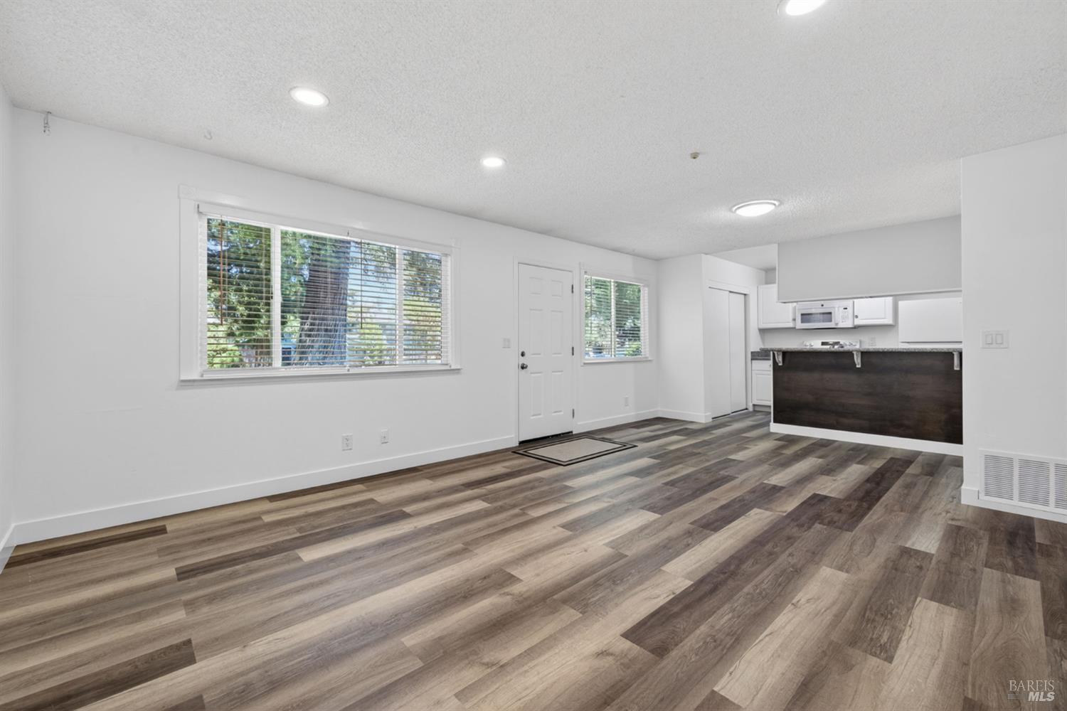 MLS #326043976 image #2