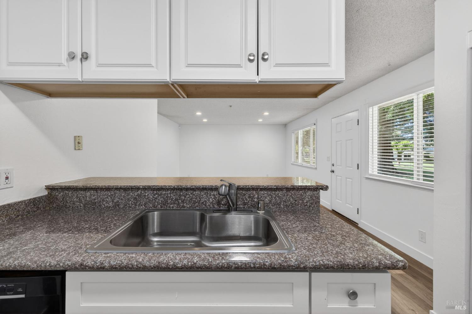 MLS #326043976 image #9