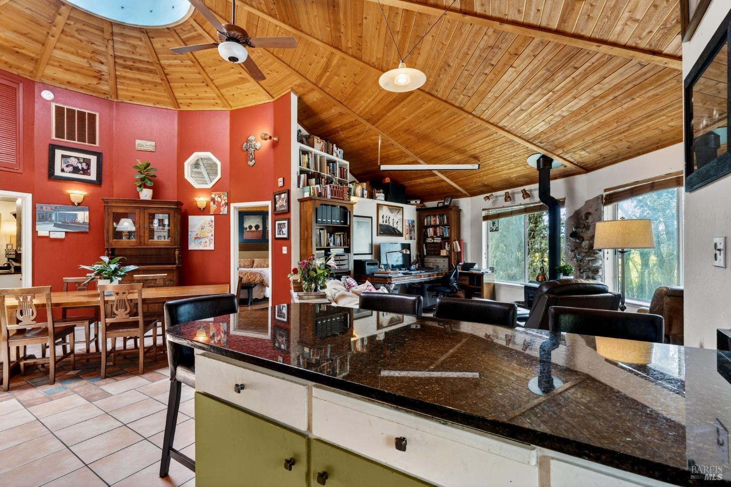 MLS #326044609 image #18