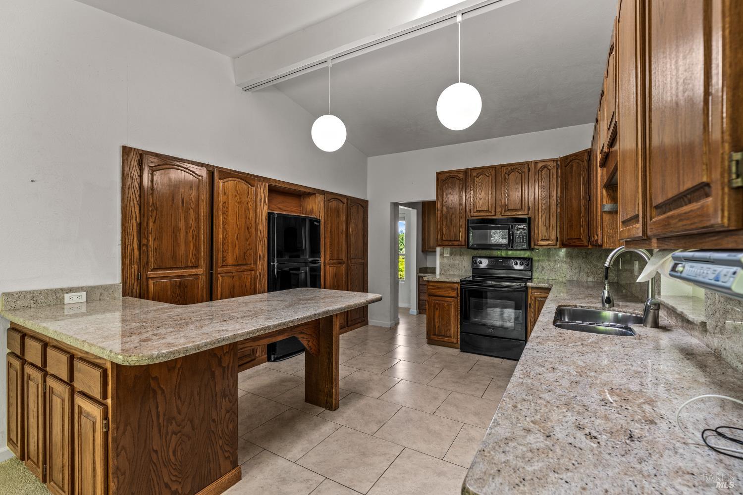 MLS #326044610 image #10